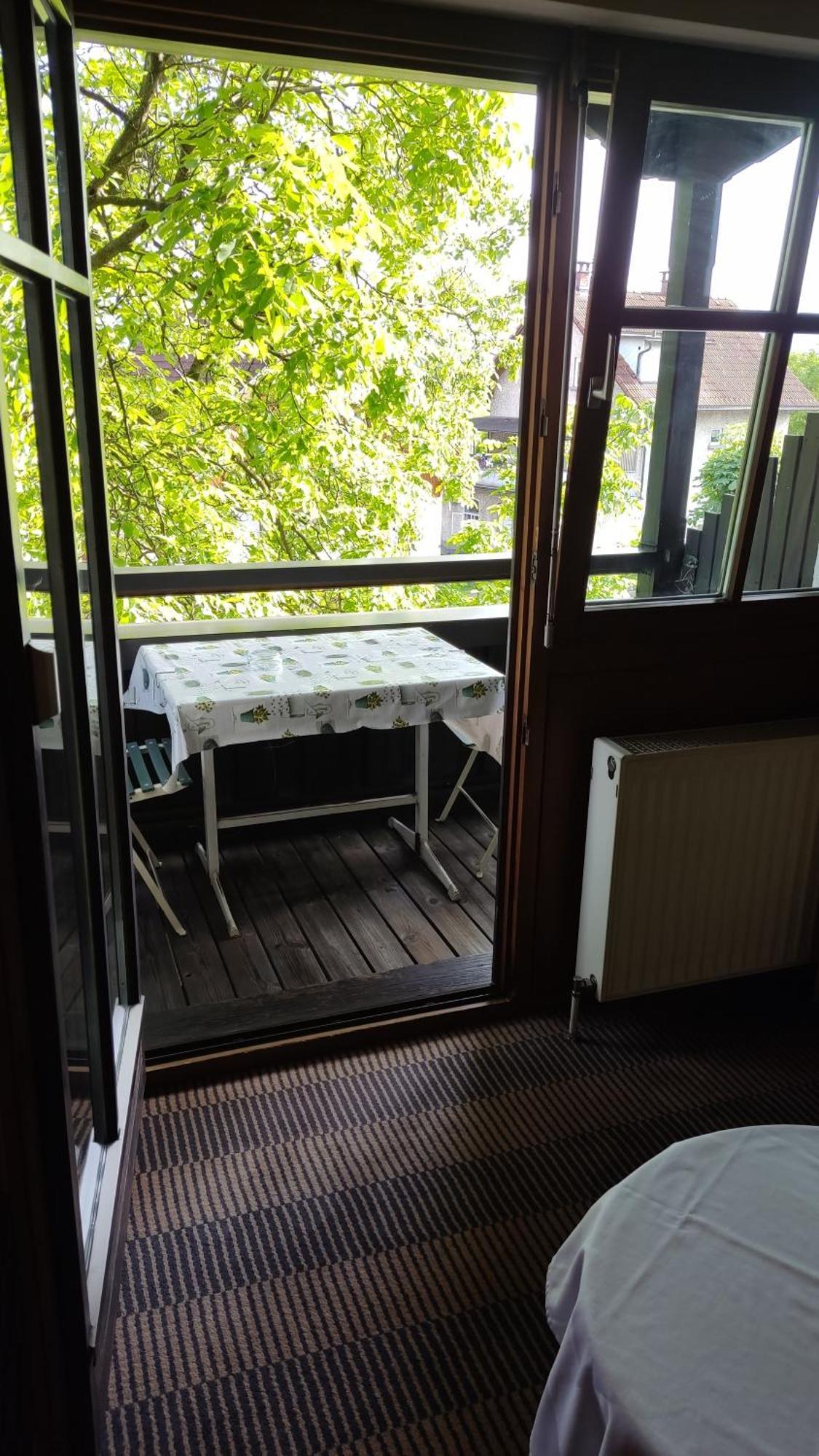 Hotel Gasthof Kroenele Lustenau Exteriör bild